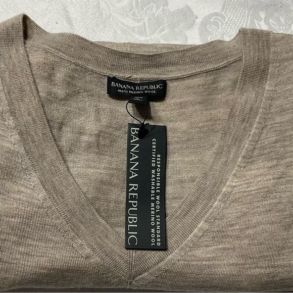 Banana Republic Merino Wool Drop Shoulder Sweater Size Women Petite L Color Tan - Picture 1 of 9